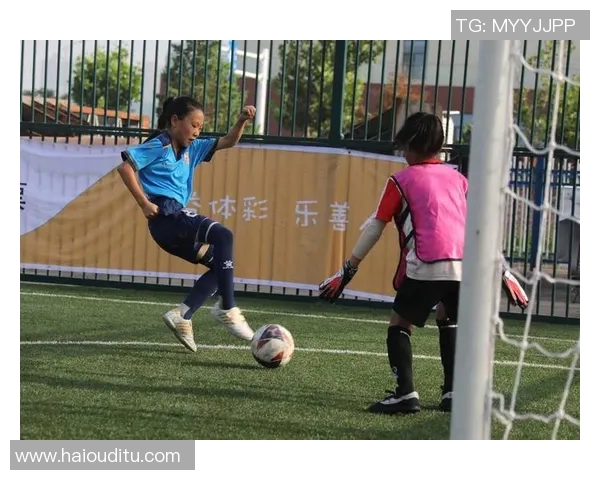 黄头发扎辫子的足球明星如何在绿茵场上展现独特风采与个人魅力